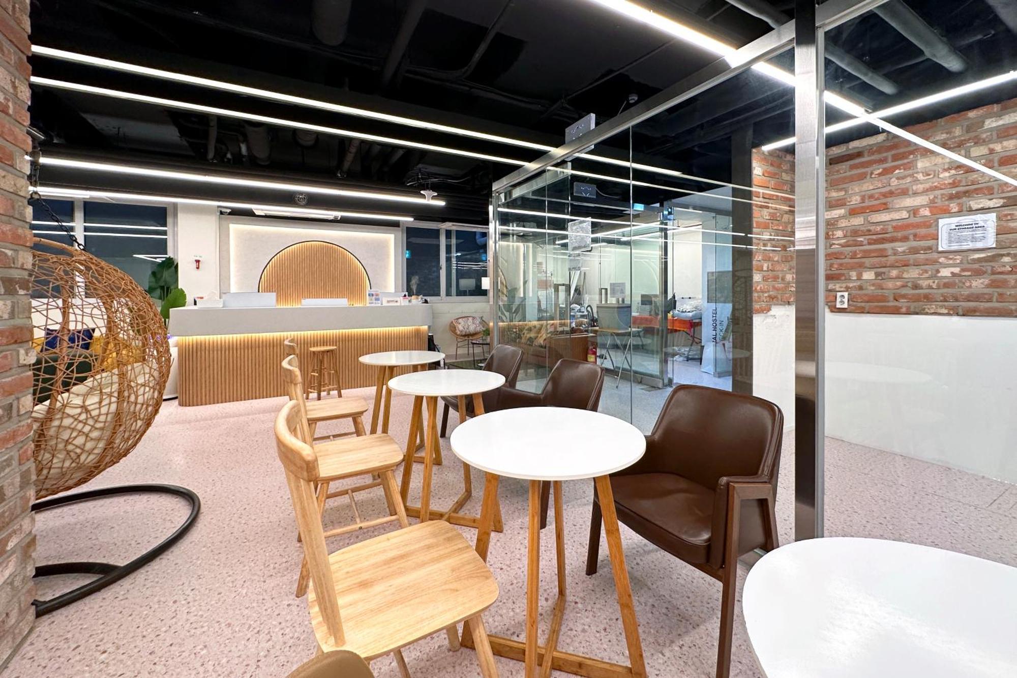 Oyo Hostel Myeongdong 6 Seoul Bagian luar foto